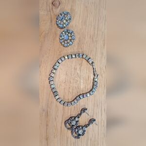 Elegant Silver Bracelet with Iridescent Stones